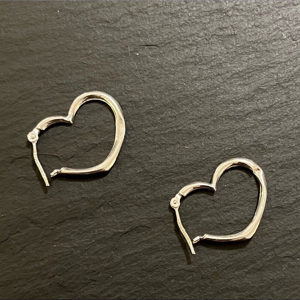 Jacmel Mauritas 14kt White Gold Heart Hoop Earrings​ - Picture 9 of 9